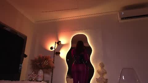 zoevidal_ online show from 06/22/26, 12:02
