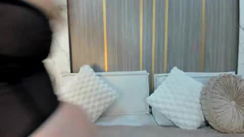 ZOE online show from 11/12/25, 02:28