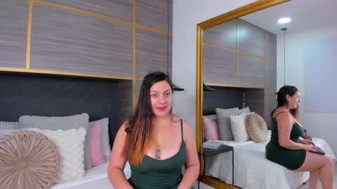 ZOE online show from 11/30/25, 01:04