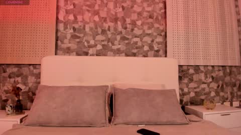  ZOE  online show from 11/30/25, 12:47