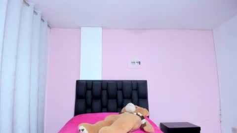 Snapshot of zoey_babyqueen19 chatting on 07/26/26, 11:00 Zoey online show from 07/26/26, 11:00