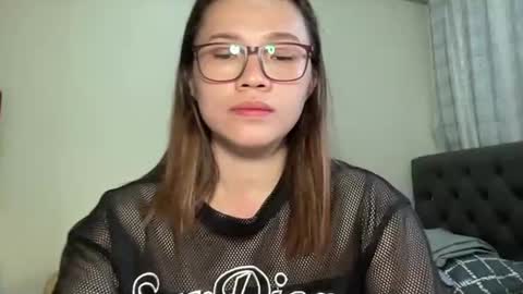 zoey_foryou online show from 11/15/25, 03:48