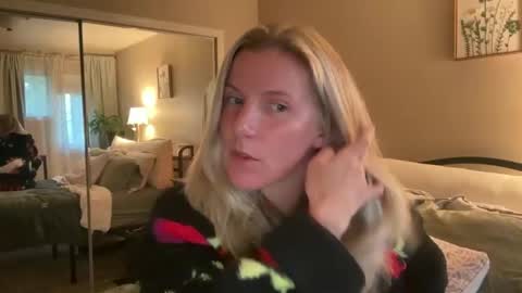 Snapshot of zoeydanner chatting on 05/21/26, 03:02 Zoeydanner online show from 05/21/26, 03:02