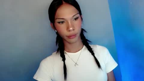Snapshot of zoeygorgeous19 chatting on 05/13/26, 08:49 zoey online show from 05/13/26, 08:49