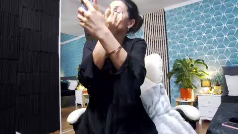 Zoey online show from 11/27/25, 07:05