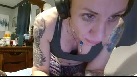 Snapshot of zoeyportland chatting on 07/18/26, 11:25 Zoey Portland online show from 07/18/26, 11:25