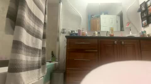 Snapshot of zoeyportland chatting on 07/23/26, 03:32 Zoey Portland online show from 07/23/26, 03:32