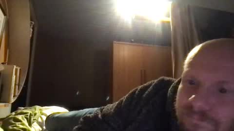 Snapshot of zolexthomas chatting on 10/31/25, 06:42 zolexthomas online show from 10/31/25, 06:42