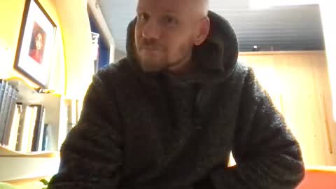 Snapshot of zolexthomas chatting on 11/01/25, 01:46 zolexthomas online show from 11/01/25, 01:46