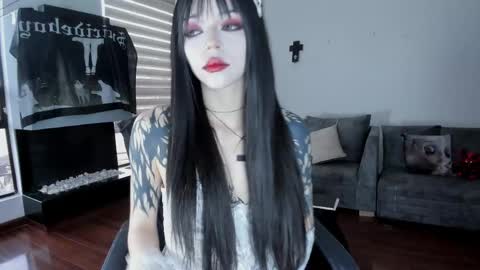 SOPHIE    online show from 04/30/26, 10:25