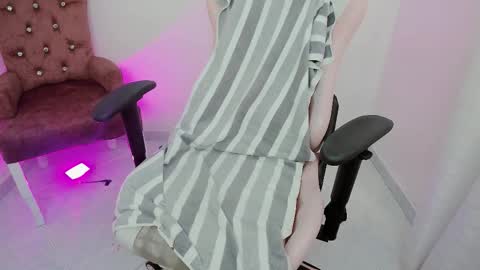 Alicie online show from 10/22/25, 03:01