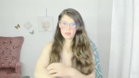 Snapshot of zooeybelair chatting on 05/30/26, 05:59 Alicie online show from 05/30/26, 05:59