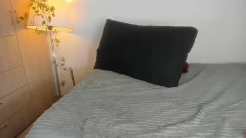 zooe online show from 10/01/25, 12:33