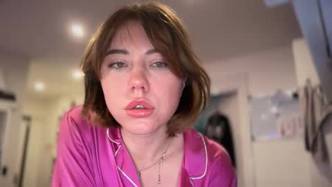 Snapshot of zorelina chatting on 03/25/26, 10:38 Melani online show from 03/25/26, 10:38