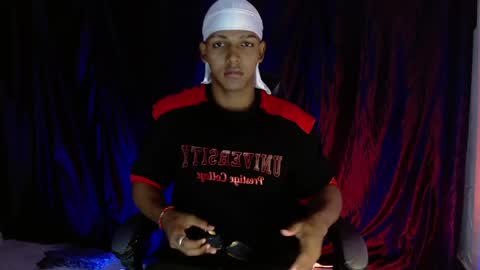 Snapshot of zoriel_derox chatting on 06/01/26, 06:31 Zoriel online show from 06/01/26, 06:31