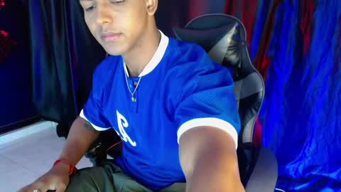 Snapshot of zoriel_derox chatting on 06/07/26, 06:22 Zoriel online show from 06/07/26, 06:22