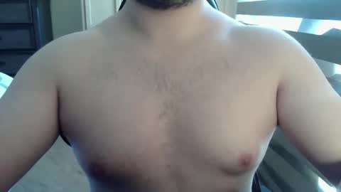Snapshot of zorrito_himbo chatting on 05/25/26, 07:09 Himbo fox online show from 05/25/26, 07:09