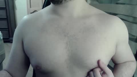 Snapshot of zorrito_himbo chatting on 05/27/26, 06:54 Himbo fox online show from 05/27/26, 06:54