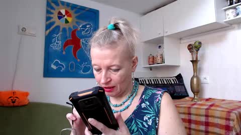 Snapshot of zosya1111 chatting on 02/22/25, 08:18 Zosya1111 online show from 02/22/25, 08:18