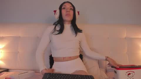 cintya kors online show from 02/06/25, 09:00