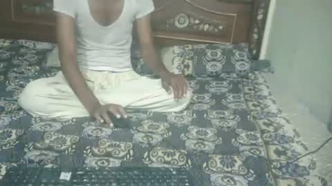 zoyakhan803 online show from 09/09/25, 11:04