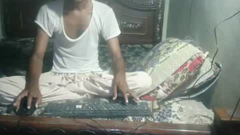 zoyakhan803 online show from 09/20/25, 11:39