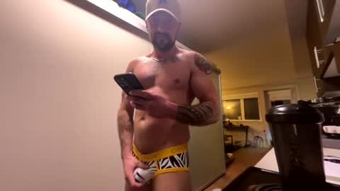 Snapshot of zuko_zen69 chatting on 01/15/25, 01:23 Zuko online show from 01/15/25, 01:23
