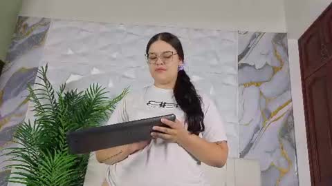 zully_fox online show from 06/28/26, 04:40