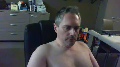 Snapshot of zultem chatting on 02/20/25, 05:01 zultem online show from 02/20/25, 05:01