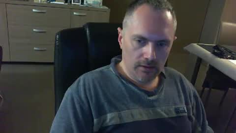 Snapshot of zultem chatting on 02/25/25, 05:08 zultem online show from 02/25/25, 05:08