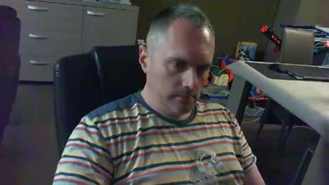 Snapshot of zultem chatting on 09/18/25, 04:14 zultem online show from 09/18/25, 04:14