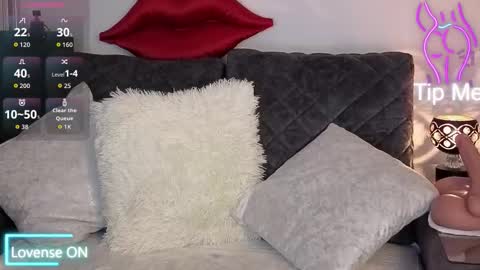 Snapshot of zuly_zahir_01 chatting on 01/12/26, 07:02 zuly goode online show from 01/12/26, 07:02