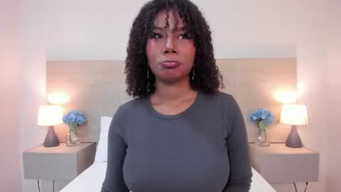 Snapshot of zurismith chatting on 06/11/26, 11:30 Zuri Smith online show from 06/11/26, 11:30