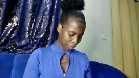 Snapshot of zurivelvetstudio chatting on 02/16/26, 07:43 zurivelvetstudio online show from 02/16/26, 07:43