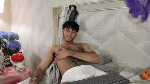 zyan_moreno online show from 10/21/25, 05:35