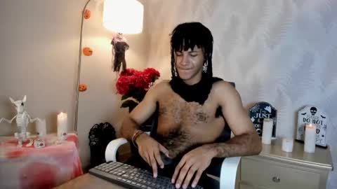 zyan_moreno online show from 10/29/25, 08:21