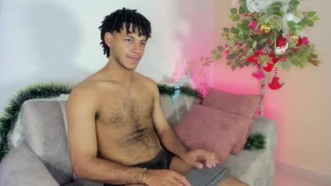 zyan_moreno online show from 11/18/25, 04:22