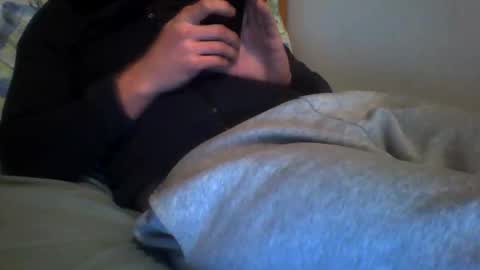 Snapshot of zyggy87 chatting on 12/18/25, 02:28 zyggy87 online show from 12/18/25, 02:28