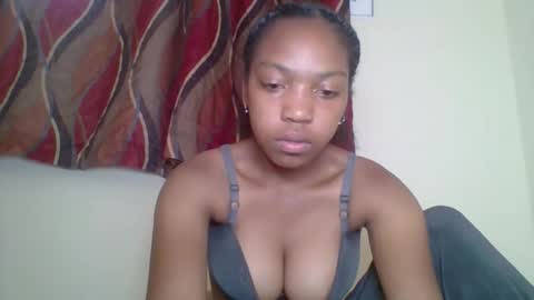 Snapshot of zyraelle_01 chatting on 04/28/26, 07:13 zyraelle_01 online show from 04/28/26, 07:13