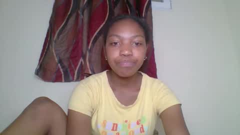 Snapshot of zyraelle_01 chatting on 04/29/26, 06:25 zyraelle_01 online show from 04/29/26, 06:25
