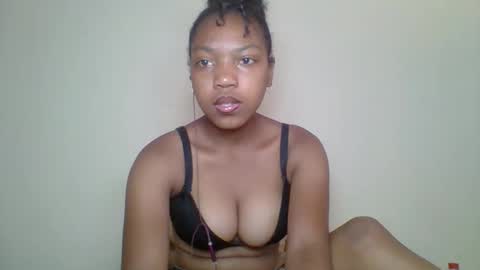 Snapshot of zyraelle_01 chatting on 05/06/26, 11:59 zyraelle_01 online show from 05/06/26, 11:59