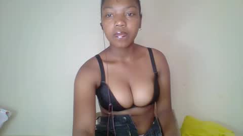 Snapshot of zyraelle_01 chatting on 05/07/26, 08:42 zyraelle_01 online show from 05/07/26, 08:42