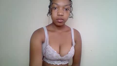 Snapshot of zyraelle_01 chatting on 05/10/26, 05:56 zyraelle_01 online show from 05/10/26, 05:56