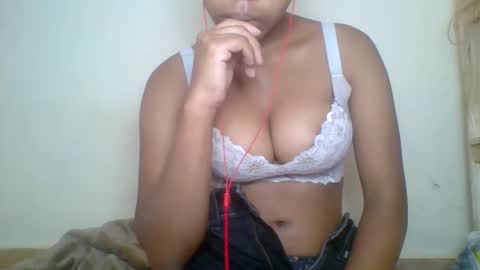 Snapshot of zyraelle_01 chatting on 06/01/26, 05:53 zyraelle_01 online show from 06/01/26, 05:53