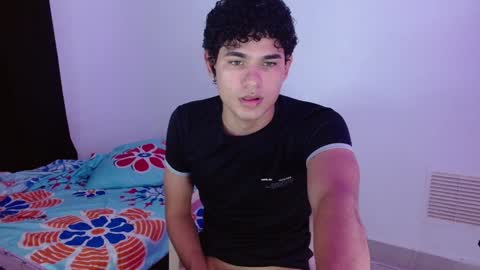Snapshot of zyrosxk chatting on 01/12/25, 05:45 antonio felipe online show from 01/12/25, 05:45