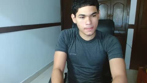 Snapshot of zyrosxk chatting on 10/02/25, 06:31 antonio felipe online show from 10/02/25, 06:31