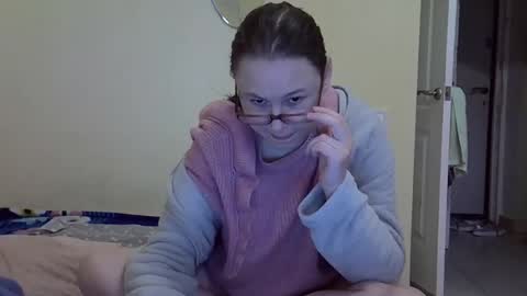 Zyuhre online show from 11/19/25, 11:32