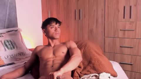 zyzz_1812 online show from 11/02/25, 03:42