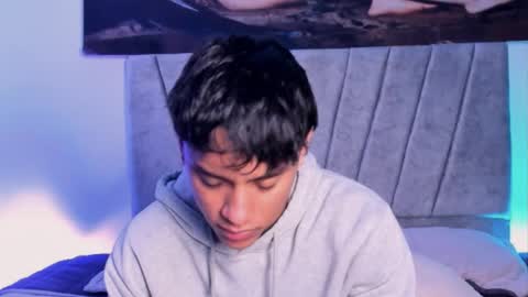 zyzz_1812 online show from 11/24/25, 05:45