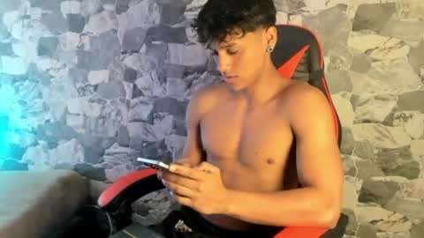 zyzz_1812 online show from 04/21/26, 05:50